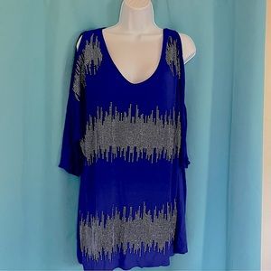 3xl xxxl tea shirt with bling cut out over shoulder when 3/4 sleeves with bling